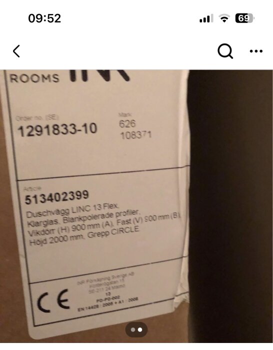 Förpackning med etikett för INR Linc 13 Flex duschvägg. Innehåller specifikationer som mått och modellnummer.