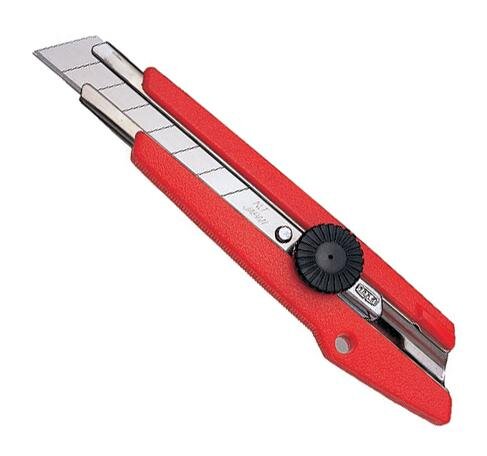Röd brytkniv med metallblad och justerbart lås, lämplig för bygg- och renoveringsprojekt.