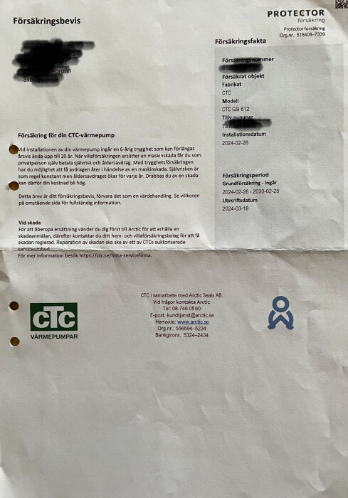 Försäkringsbevis för CTC värmepump från Protector försäkring med detaljer om fabrikat, modell, installations- och försäkringsperiod.