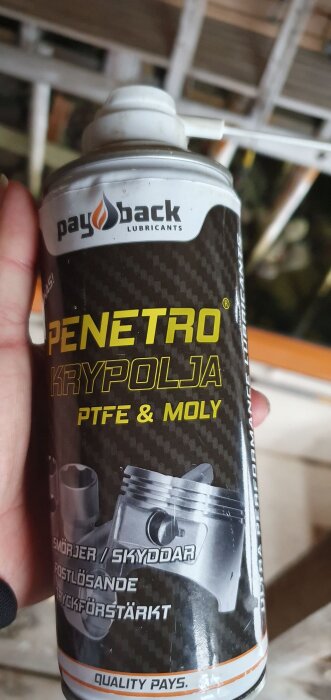 Sprayburk med märket "Penetro Krypolja" inklusive PTFE & Moly, användes för att smörja och skydda tröga eller fastsittande lås och skruvar.