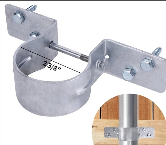 Galvat rörfäste med skruvar för 60mm stolprör, visas mot en träbakgrund.