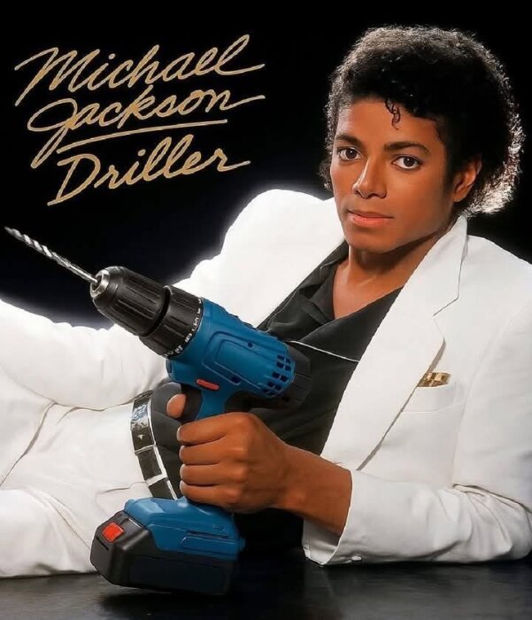 En person i vit kostym håller en blå borrmaskin med titeln "Driller" skrivet ovanför med guldtext.