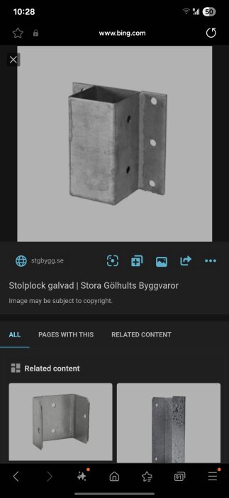 Galvaniserat stolplock med hål för montering.