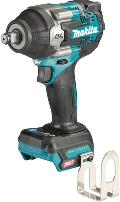 Kraftfull blå och svart Makita borrskruvdragare med borstlös motor, lämplig för byggprojekt som att sätta upp spaljéer.