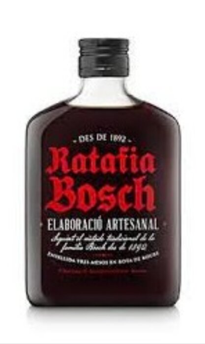 Flaska med etiketttexten "Ratafia Bosch", traditionell likör tillverkad sedan 1892.