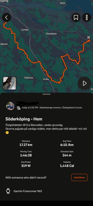 Karta över löpsträcka i Söderköping, 17,27 km lång, med detaljer som tid, medelhastighet och kaloriförbrukning. Garmin Forerunner 965 användes.