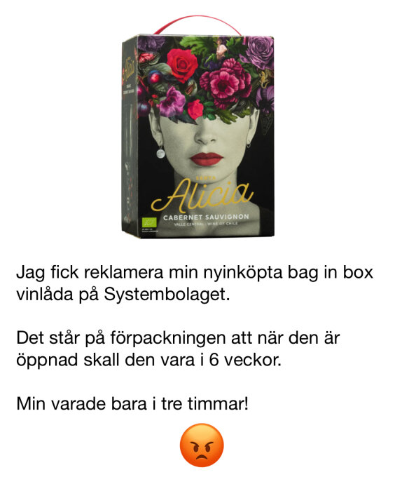 En bag-in-box vinförpackning med etiketten "Santa Alicia Cabernet Sauvignon" dekorerad med blommor.
