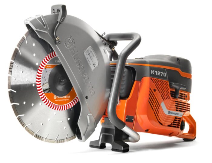 Husqvarna K1270 kapsåg med en stor klinga och orange maskinkropp.
