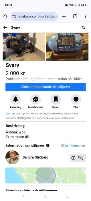 Närbild av en blå elmotor och svart rem på en svarvmaskin till salu för 2000 kr. Bilden visar detaljer av metallkomponenter och remhjul.