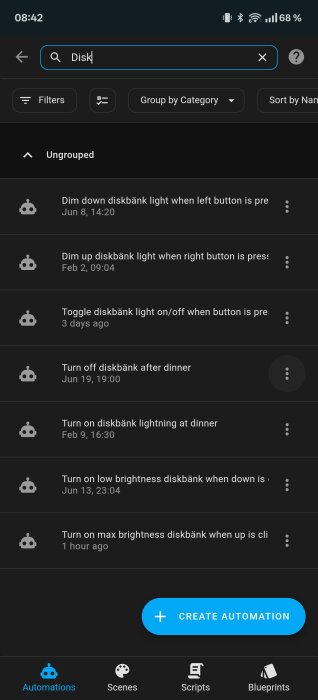 Appskärm som visar automatiseringsinställningar för diskbänksbelysning inklusive dimning och tidsinställningar.