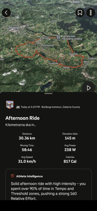 Karta över Borlänge och omgivningar, visar en cykelrutt markerad i orange. Text anger distans 30,36 km och andra cykeldetaljer som hastighet och kalorier.