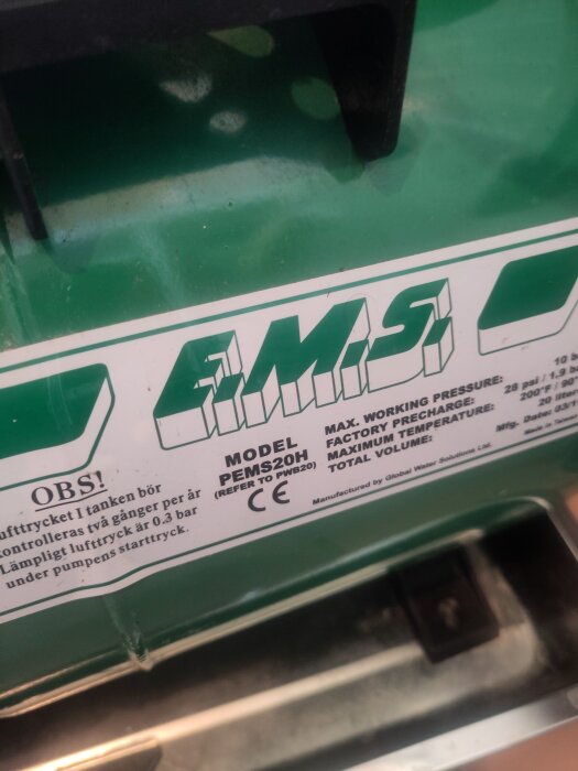 Etikett på en jetpump av märket AMS, modell PEMS20H, med information om max arbetstryck och annan teknisk specifikation.