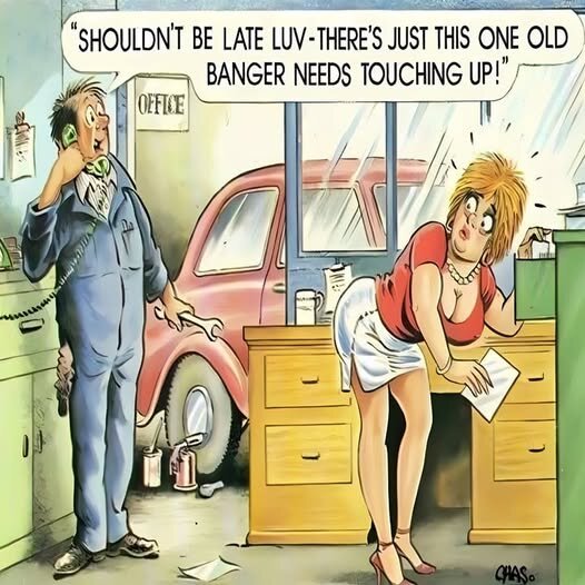 Tecknad man i blå overall pratar i telefon medan en kvinna i röd topp och vit kjol lutar sig över ett skrivbord bredvid en röd bil och skylt som säger "Office".