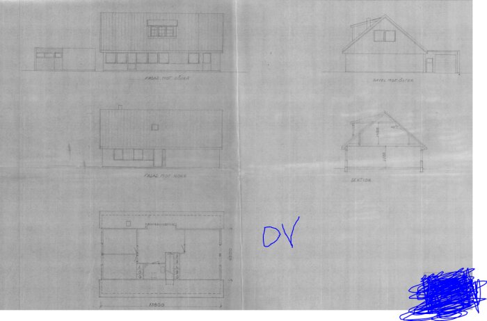 Arkitektritning av ett 70-tals tegelhus i 1.5 plan, visar fasader, sektion och planritning, markerat med "OV" och otydligt blått klotter.
