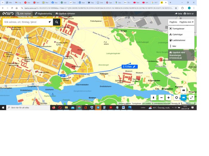 Karta över Stockholm som visar en promenad från Radiotjänst vid TV-huset till ett museum, med en sträcka på 2,13 km markerad i blått.