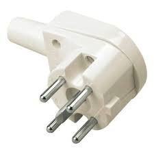 Vit trestifts elektrisk kontakt för användning i byggprojekt.