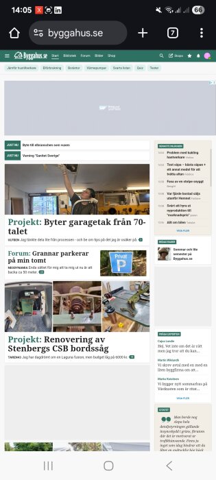 Skärmbild av byggahus.se med artiklar och forumtrådar, inklusive rubriker om garagetaksbyte och parkering.