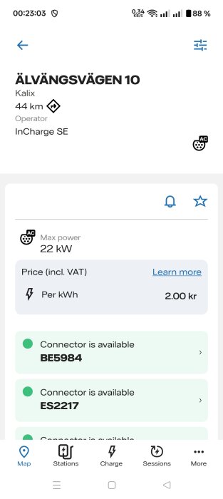 Laddstation vid Älvängsvägen 10, Kalix, InCharge SE operatör, max effekt 22 kW, pris 2,00 kr/kWh, tillgängliga kontakter BE5984 och ES2217.