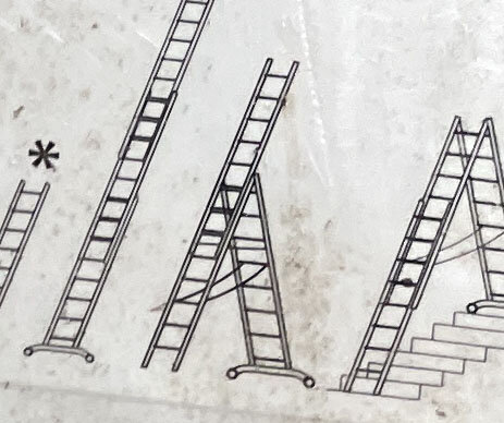 Tecknad illustration av en Hymerstege med olika utdragslägen och överlappande stegpinnar, inklusive en variant för trappstegsanvändning.