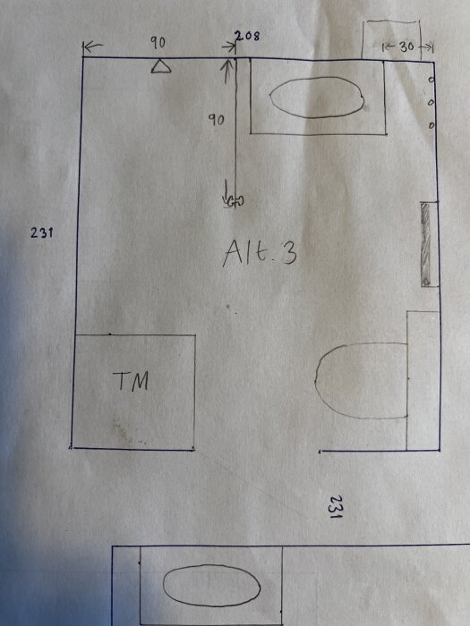 Ritning av badrum med måttangivelser, visar placering av WC, dusch, och tvättmaskin (TM). Alt. 3 noterat på planen.