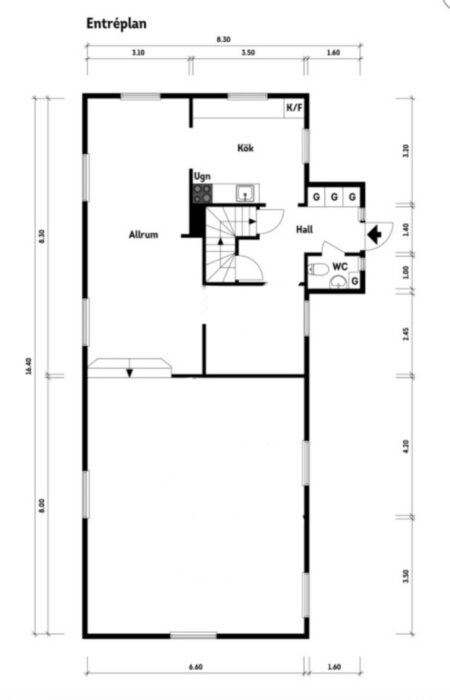 Planritning över entréplan med kök, vardagsrum, hall och WC. Mått och rumsspecifikationer synliga.