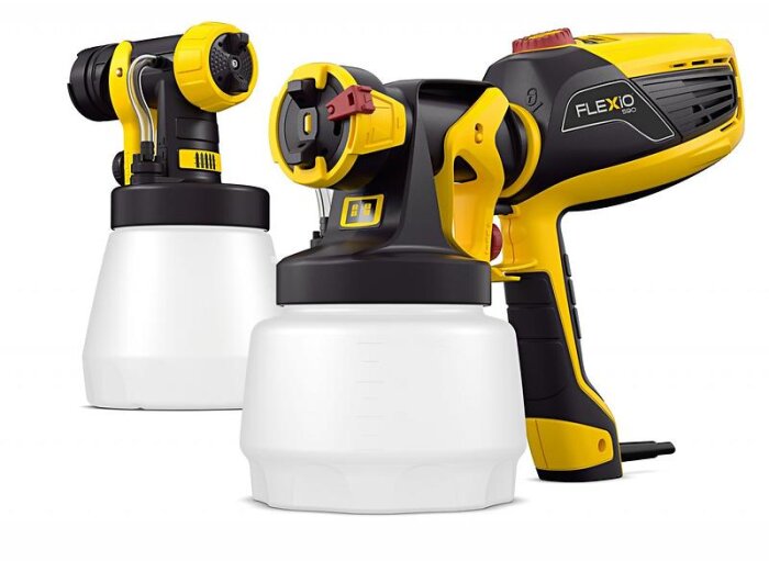 Två gula färgsprutor, Wagner Flexio 590, med vita behållare och svarta detaljer, visas på en vit bakgrund.