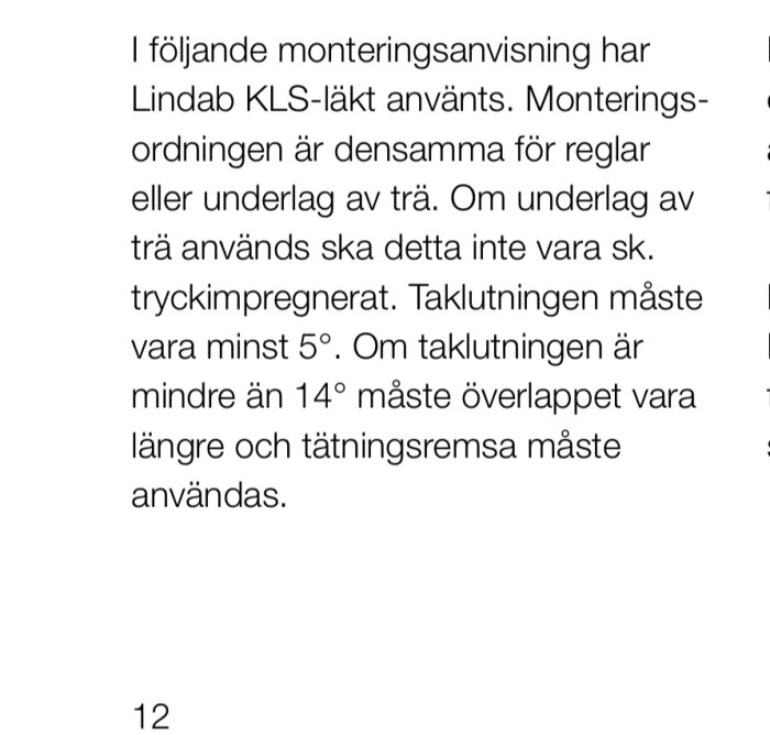 Monteringsanvisning från Lindab om användning av KLS-läkt med krav på taklutning och material för underlag av trä.