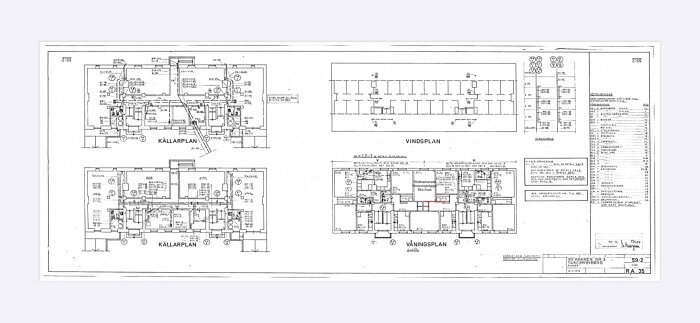 Gammal ritning över en lägenhet visas, byggd runt 1925, med både källarplan och våningsplan markerade. Vissa väggar är markerade i rött.