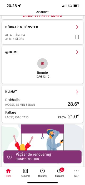 Skärmdump av app som visar luftfuktighet i källaren på 93% och temperatur på 21°C, med varning om pågående renovering.