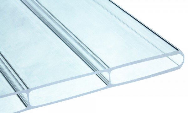 Kanalplast med vertikala bryggor, bryggbredd 64mm, tjocklek minst 16mm, akrylglas, färg glasklar.