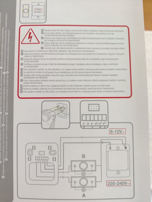 Kopplingsschema för dörrklocka med instruktioner på flera språk, visar anslutningar och spänningsnivåer 8-12V och 220-240V samt kabeldragning.