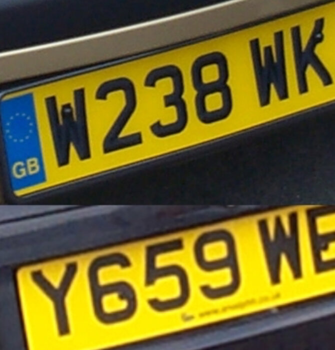 Två brittiska registreringsskyltar med gul bakgrund, den övre läser "W238 WK" och den undre "Y659 WB".