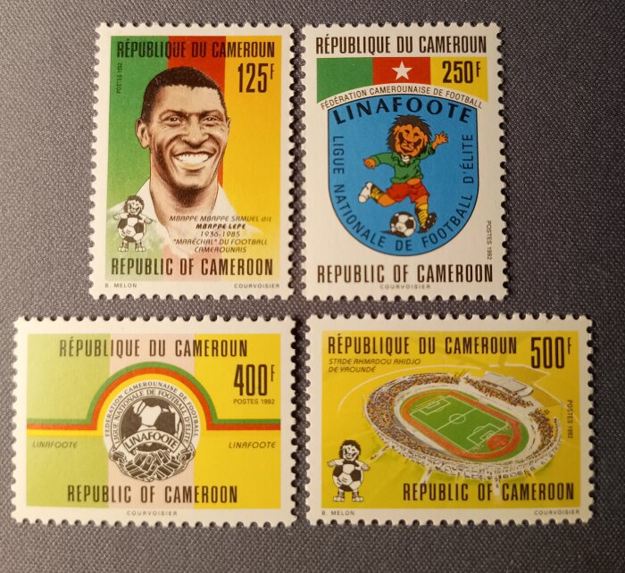 Frimärken från Kamerun som hedrar landets fotbollslag, inklusive spelare, emblemet och stadion.