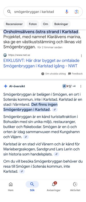 Google-sökresultat för "smögenbryggan i karlstad" visar att projekt Klaraälvens marina ska ge västkuststämning men ingen Smögenbrygga finns i Karlstad.