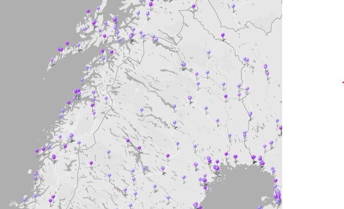 Karta över norra Sverige och Norge med markeringar för laddstationer, visar glesa områden och laddstationer mellan Oslo och Sundsvall.