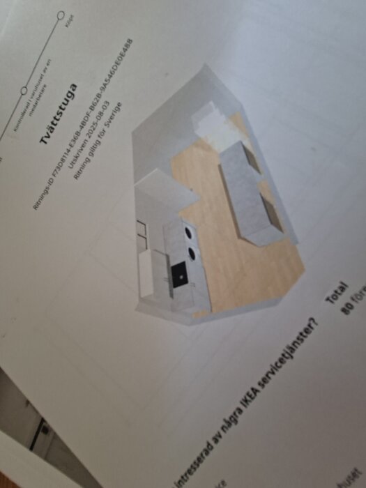 3D-ritning av en tvättstuga med rymlig arbetsbänk, tvättmaskin och skåp, på ett dokument från IKEA med text och referensnummer.