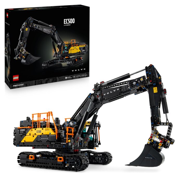 Lego Technic Volvo EC500 Hybrid grävmaskinmodell uppbyggd i svart och gult med en illustrerad kartong i bakgrunden.