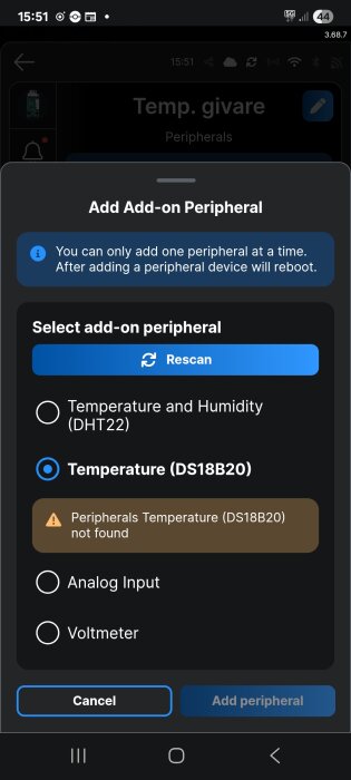 Gränssnitt för att lägga till en periferienhet i Shelly Plus UNI, visar temperaturgivare DS18B20 ej hittad.