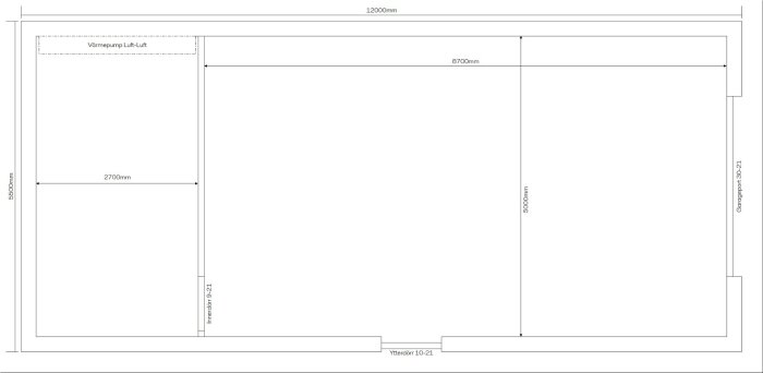 Ritning av ett garage på 12000x5500 mm med utrymme för värmepump. Rummet är 2700 mm brett och inkluderar invändiga och ytterdörr mått.