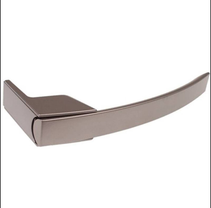 Handtag till Miele i metallfinish, visas i profil mot vit bakgrund. Säljs för 650 kr plus eventuell frakt.