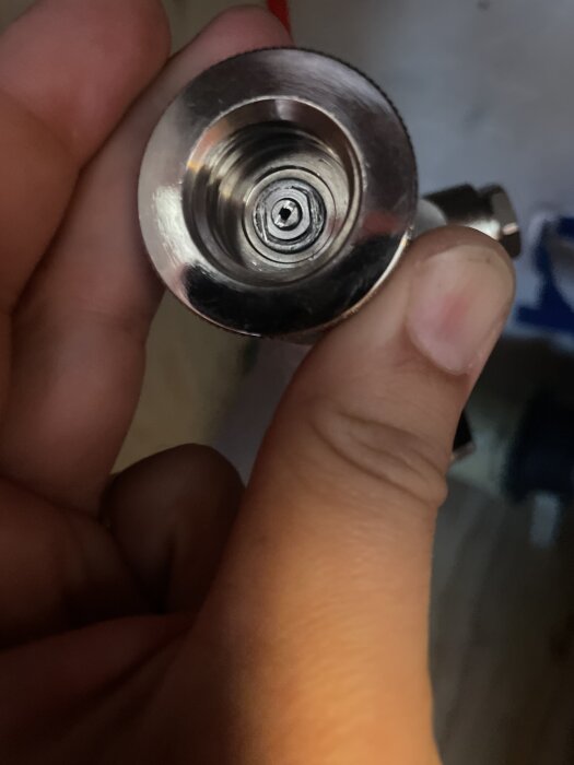 Grohe Blue Professional-munstycke utan tätning, visar insidan för att identifiera rätt placering av tätningen.