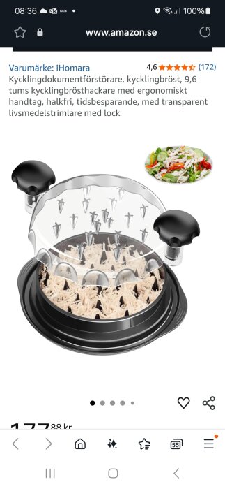 Kycklingbrösthackare med transparent lock och svarta handtag, visas fylld med strimlat kycklingkött.