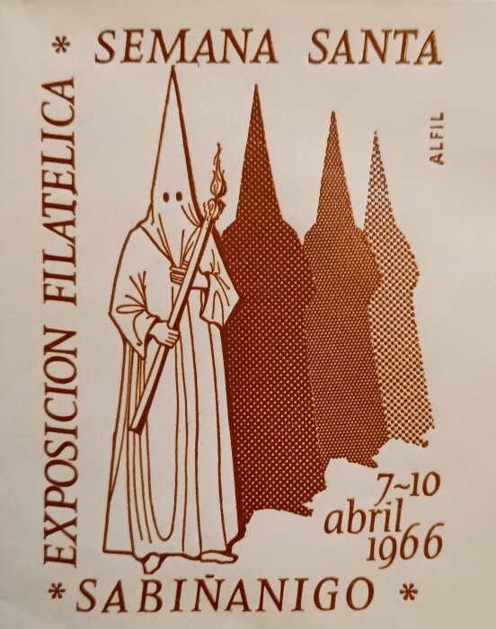 Affisch för Exposición Filatélica Semana Santa 1966 i Sabiñánigo med figur i kåpa och huva samt datum, 7-10 april 1966.