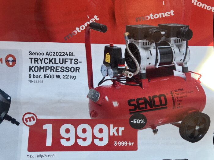 Reklamblad med Senco AC20224BL tryckluftskompressor, säljs hos Motonet för 1999 kr. Kompressorn är röd med tekniska specifikationer synliga.