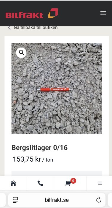 Röd penna på grus från bilfrakt.se, bergslitlager 0/16.
