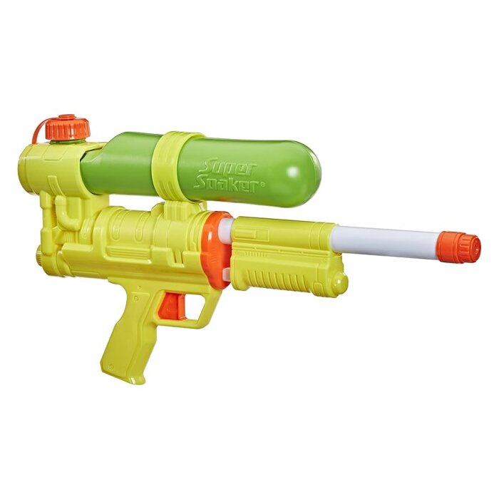 Super Soaker vattenpistol i ljusgul och grön färg med orange detaljer, populär under 90-talet för vattenkrig.