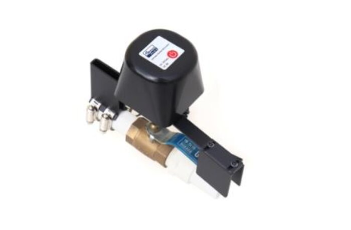 En elektrisk ventil med svart hölje och metallanslutningar, liknande en Popp-modell.