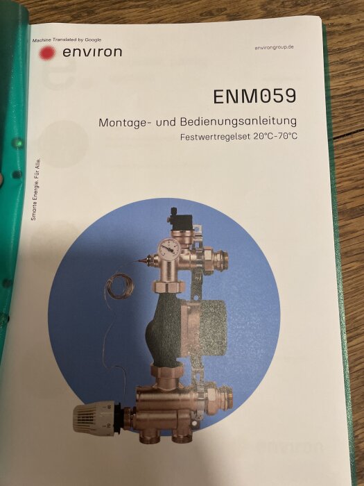 Instruktionsmanual för ett fastvärmeregleringsset med temperaturinställning 20°C-70°C, illustrerat med teknisk komponentbild.