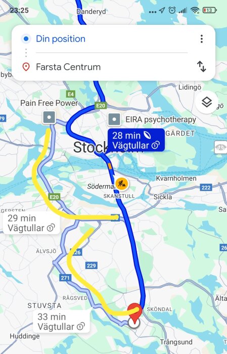 Karta visar olika rutter från Danderyd till Farsta Centrum, inklusive färdtider och vägavgifter.