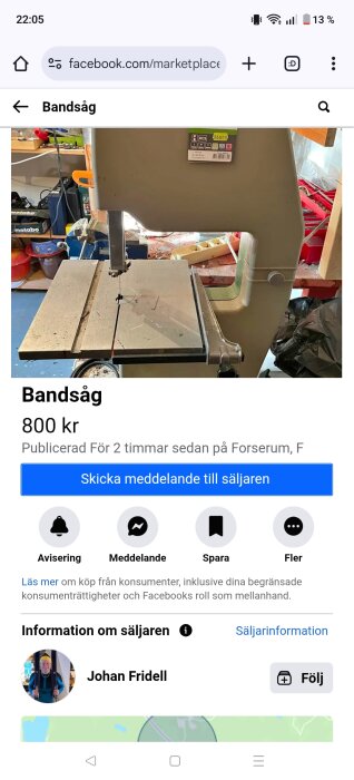 Bandsåg till salu för 800 kr, står på ett arbetsbord i verkstadsmiljö, publicerad annons på social media.
